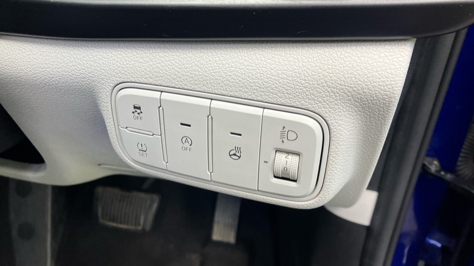 Hyundai i20 1.0T GDi 48V MHD Ultimate 5dr DCT Petrol Hatchback - Image 31
