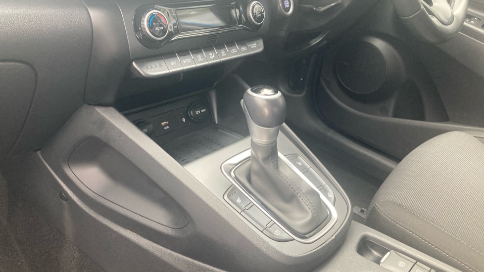 Hyundai KONA 1.6 GDi Hybrid Premium 5dr DCT Hybrid Hatchback - Image 13