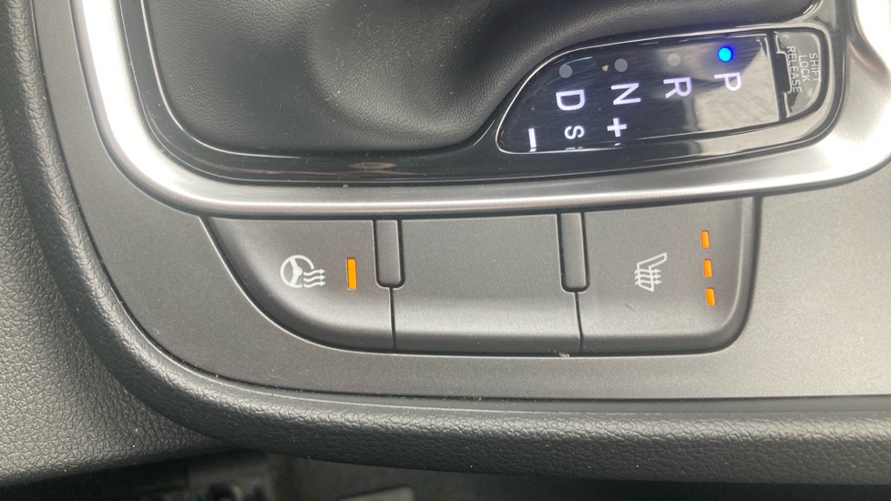 Hyundai KONA 1.6 GDi Hybrid Premium 5dr DCT Hybrid Hatchback - Image 42