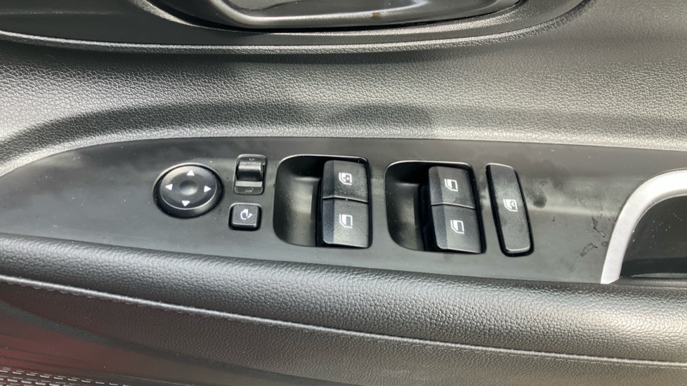 Hyundai BAYON 1.0 TGDi [90] Black Line 5dr DCT Petrol Hatchback - Image 25