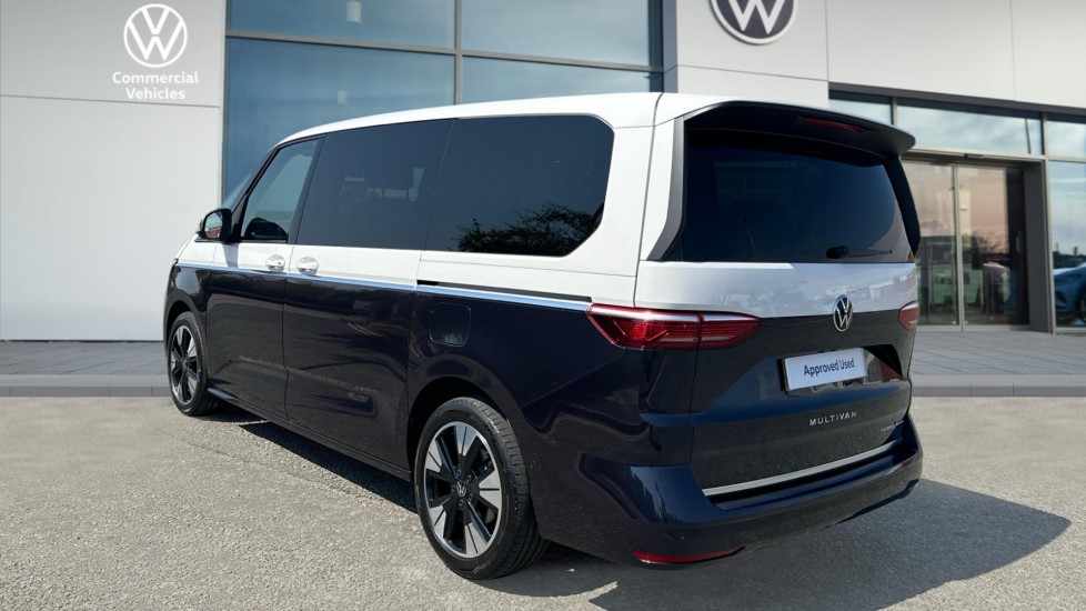 Volkswagen Multivan 1.5 TSI eHybrid Style 5dr LWB 4MOTION DSG Estate - Image 3