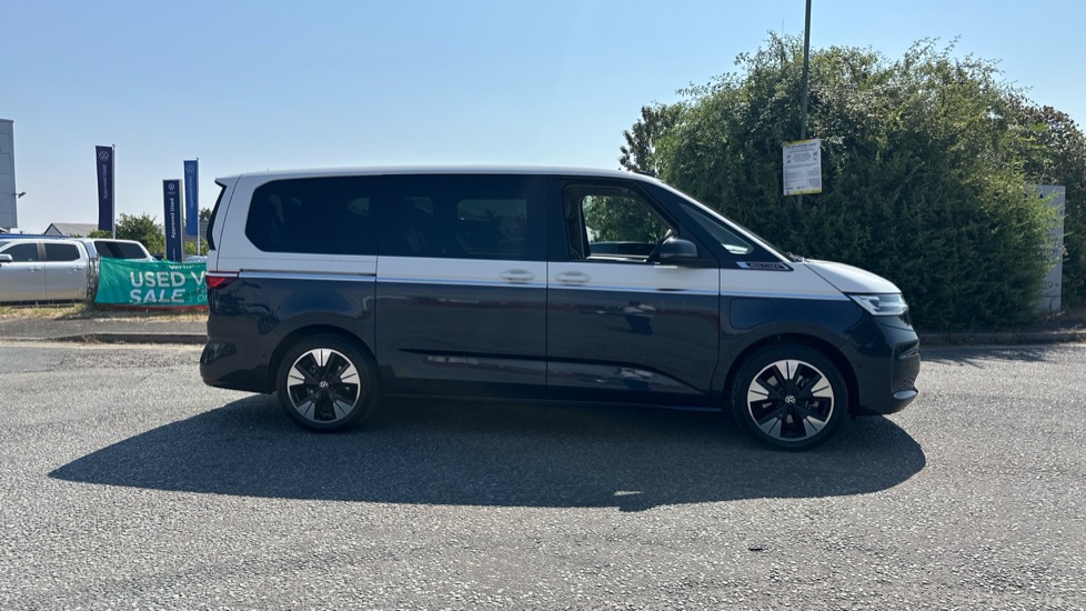 Volkswagen Multivan 1.5 TSI eHybrid Style 5dr LWB 4MOTION DSG Estate - Image 4