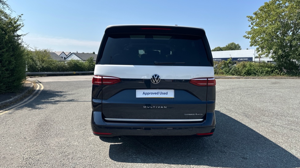 Volkswagen Multivan 1.5 TSI eHybrid Style 5dr LWB 4MOTION DSG Estate - Image 8
