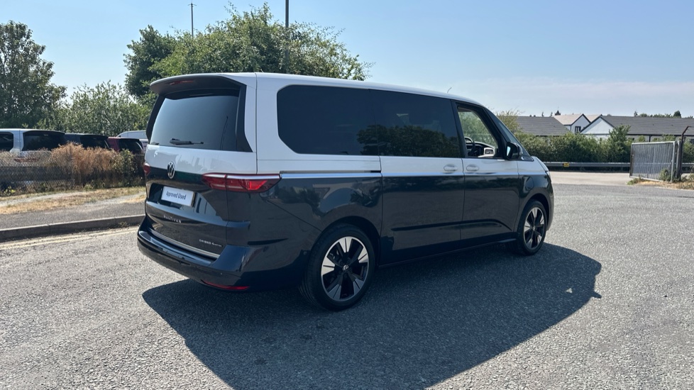 Volkswagen Multivan 1.5 TSI eHybrid Style 5dr LWB 4MOTION DSG Estate - Image 11