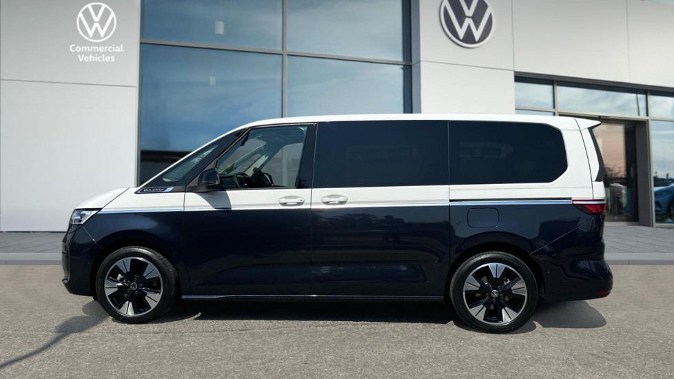 Volkswagen Multivan 1.5 TSI eHybrid Style 5dr LWB 4MOTION DSG Estate - Image 12
