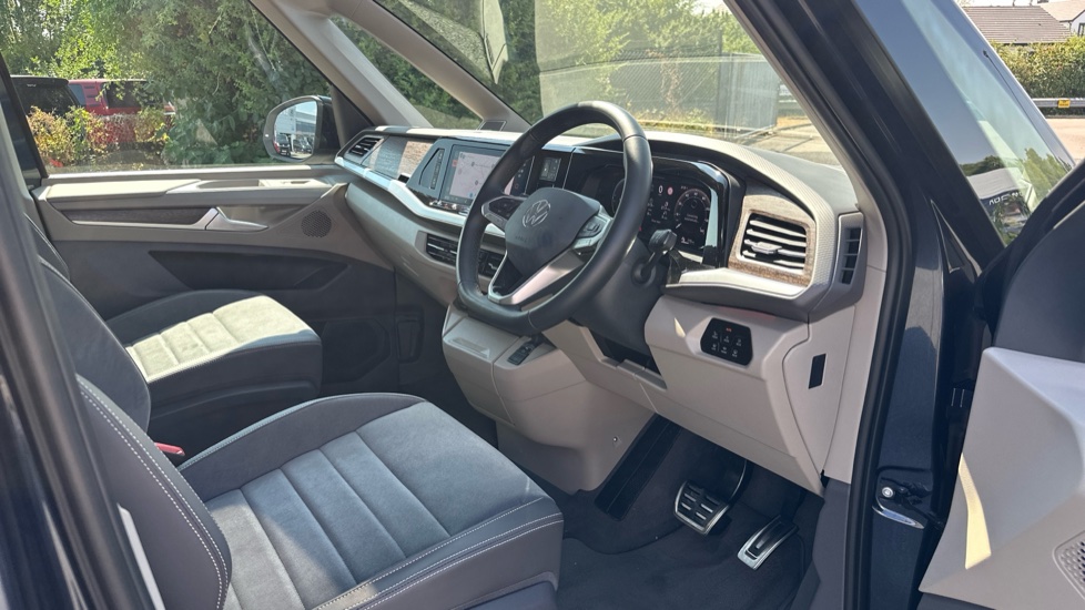 Volkswagen Multivan 1.5 TSI eHybrid Style 5dr LWB 4MOTION DSG Estate - Image 13