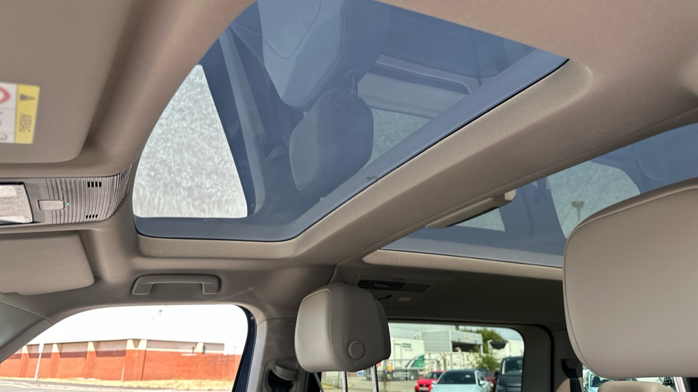 Volkswagen Multivan 1.5 TSI eHybrid Style 5dr LWB 4MOTION DSG Estate - Image 25