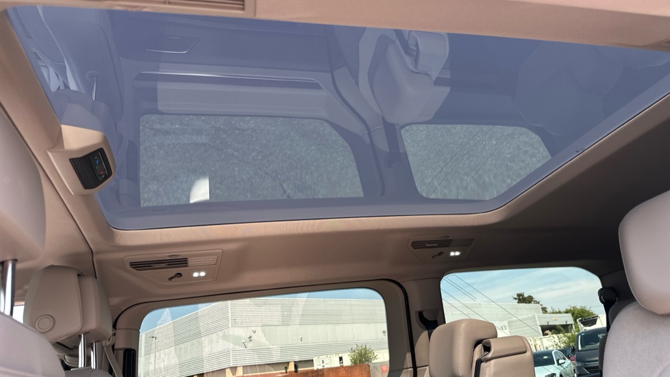 Volkswagen Multivan 1.5 TSI eHybrid Style 5dr LWB 4MOTION DSG Estate - Image 26