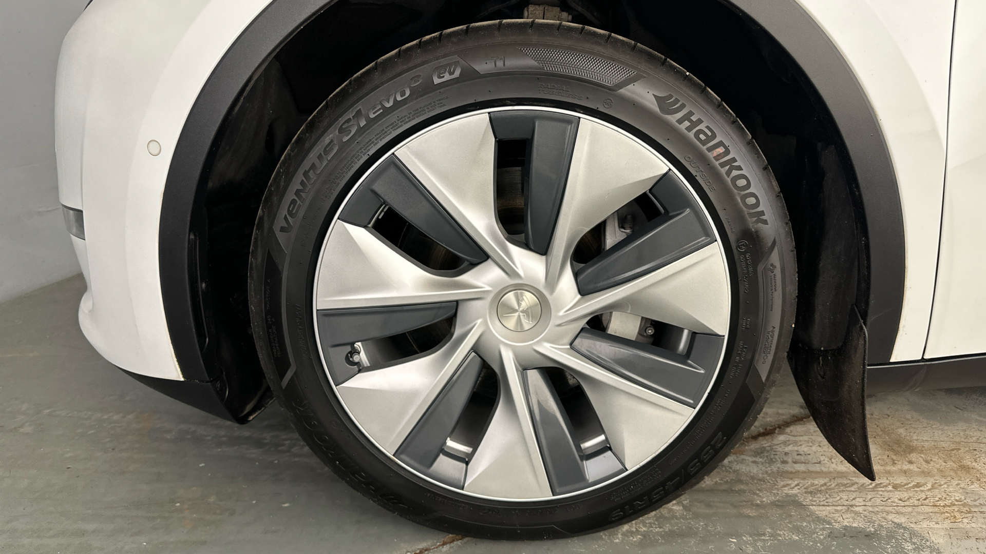 4020885 Long Range AWD 5dr Auto