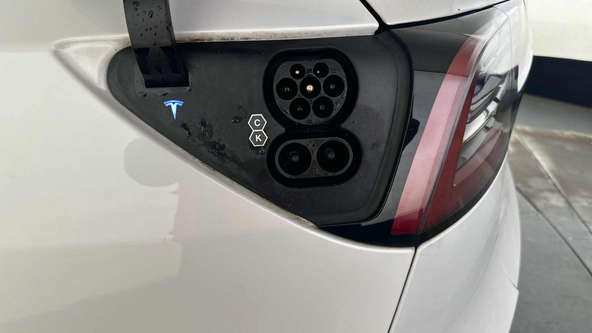 4027692 Long Range AWD 5dr Auto