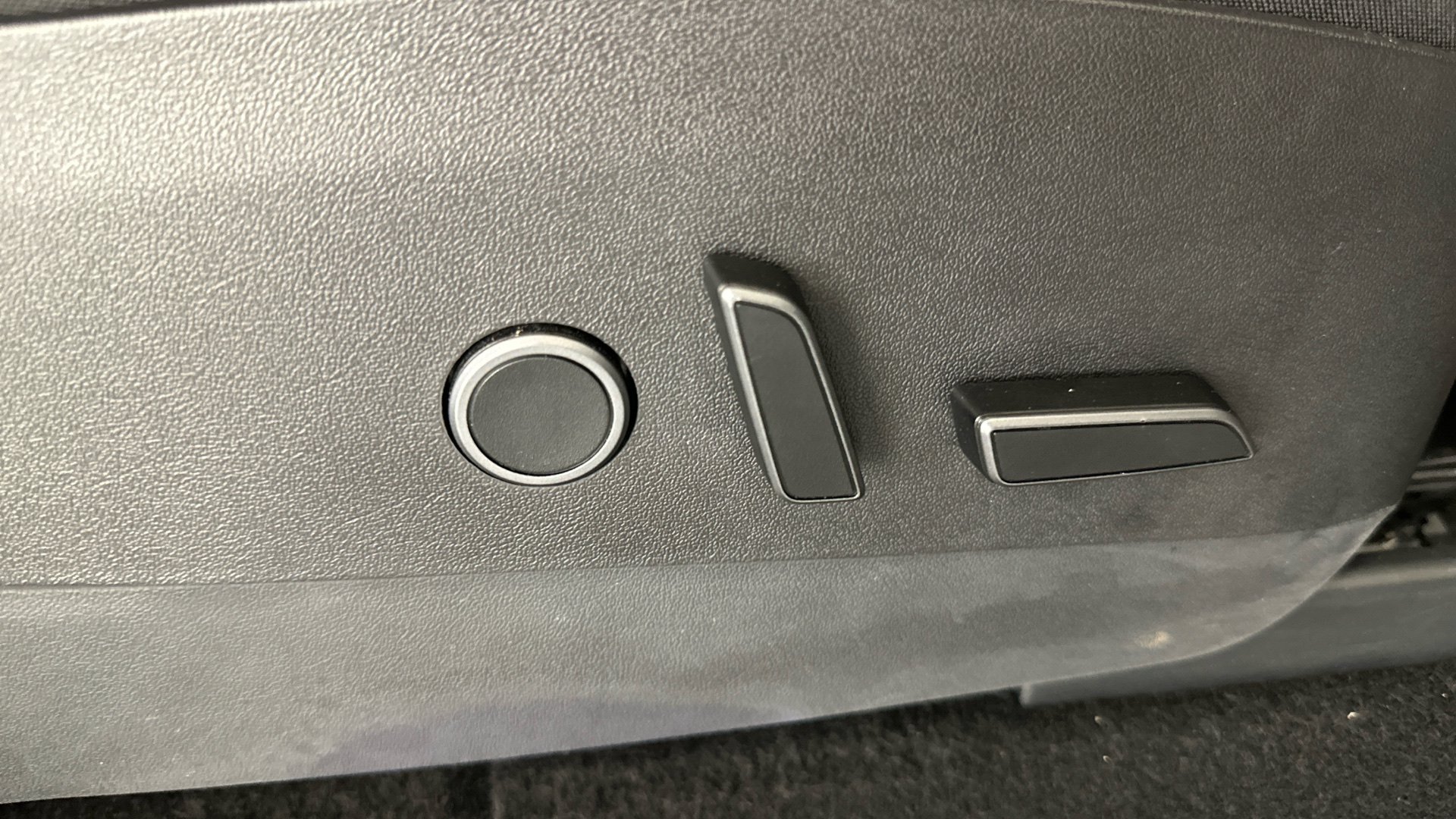 4027692 Long Range AWD 5dr Auto