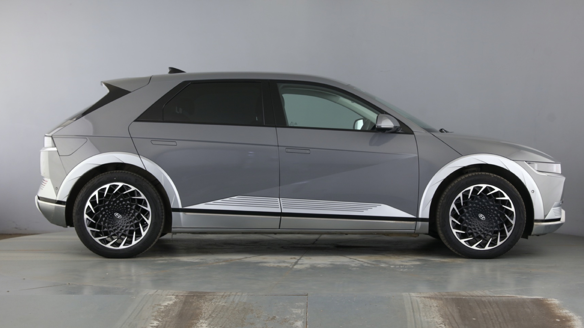 4049218 160kW Ultimate 73 kWh 5dr Auto [Tech]