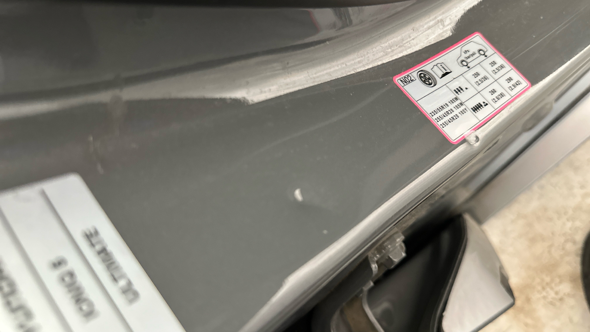 4049218 160kW Ultimate 73 kWh 5dr Auto [Tech]