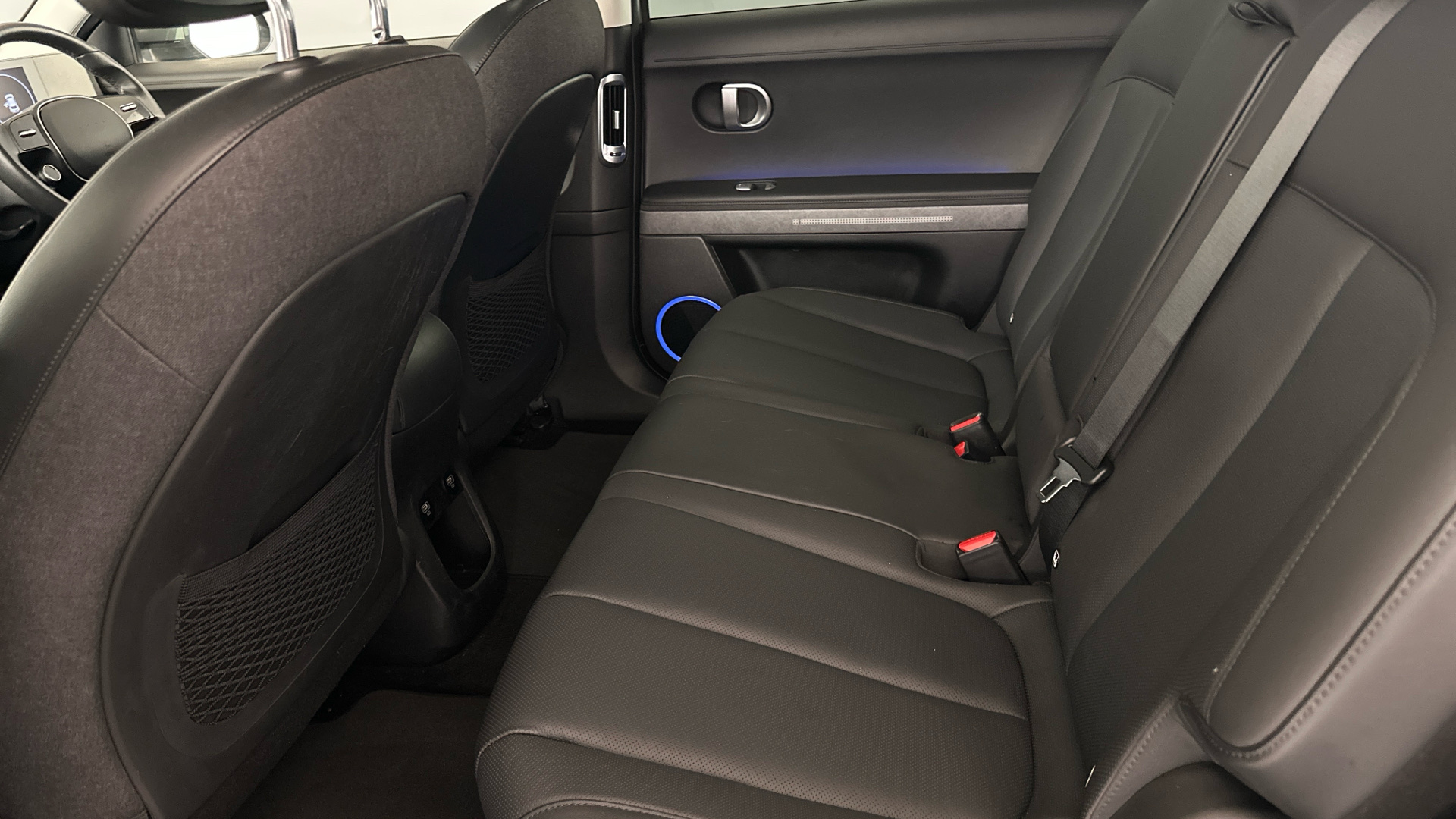 4049218 160kW Ultimate 73 kWh 5dr Auto [Tech]