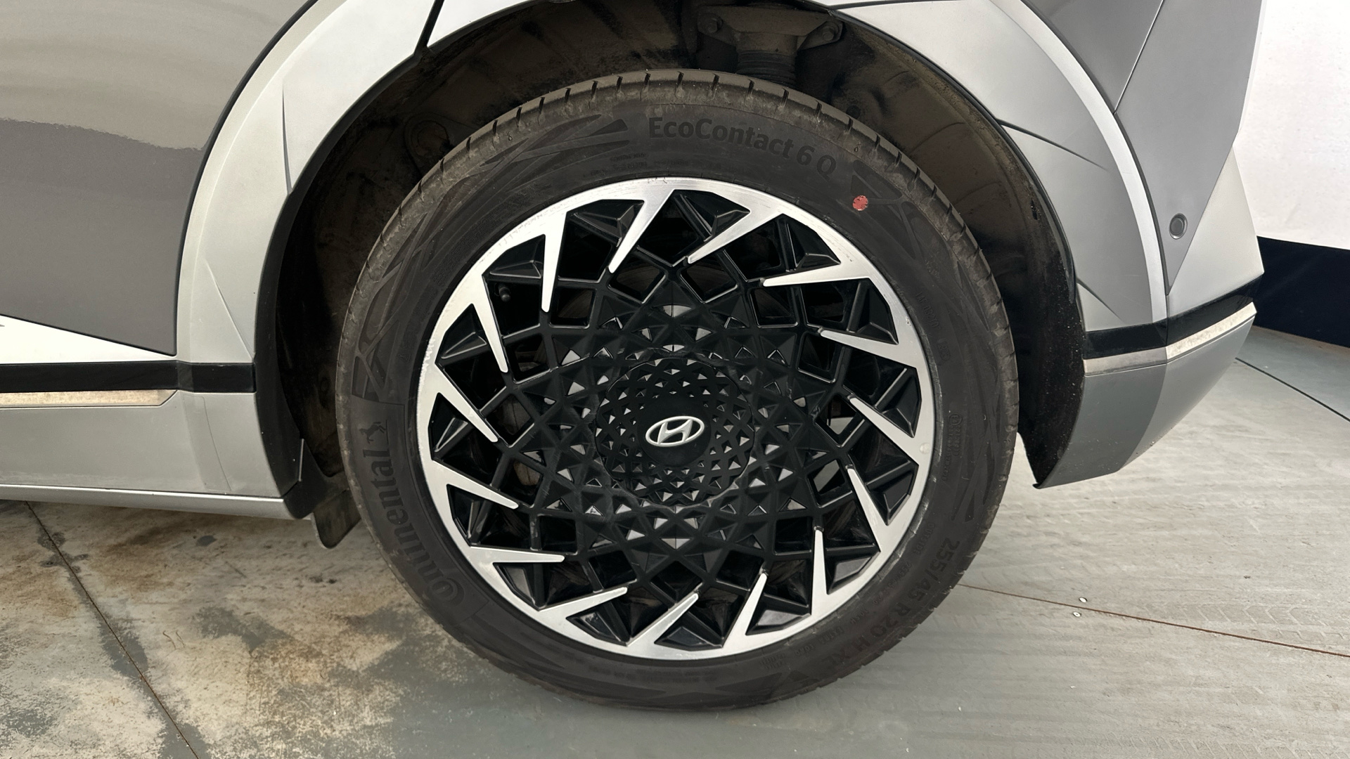 4049218 160kW Ultimate 73 kWh 5dr Auto [Tech]