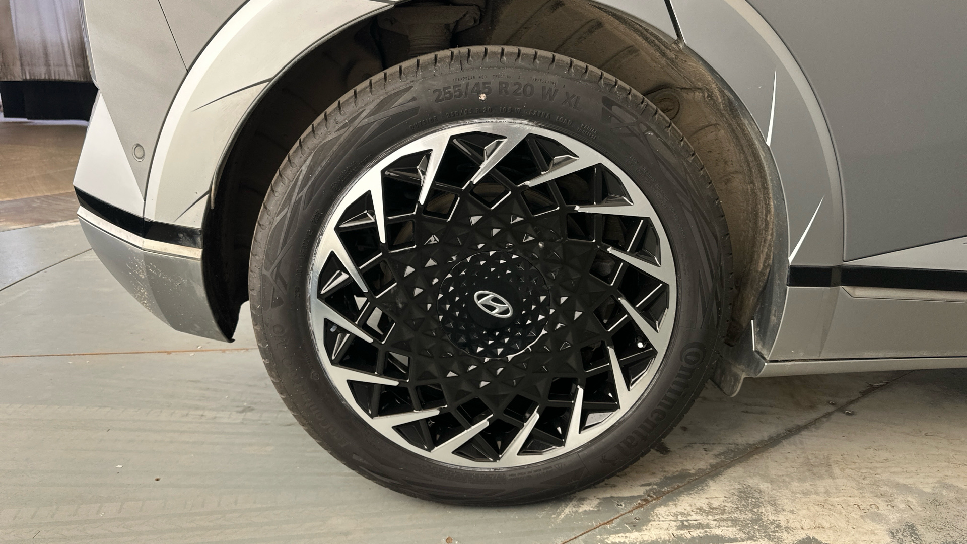 4049218 160kW Ultimate 73 kWh 5dr Auto [Tech]