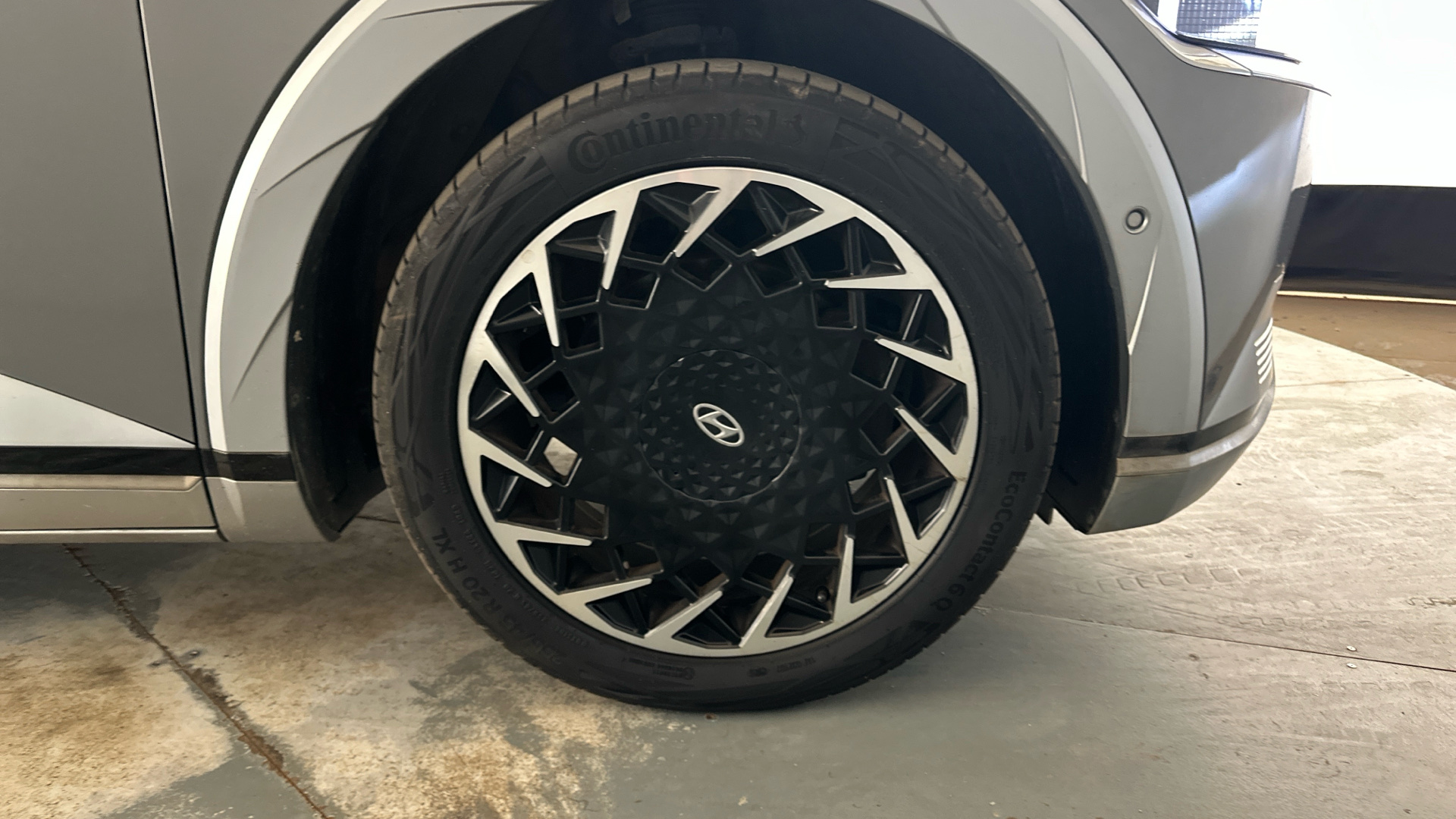 4049218 160kW Ultimate 73 kWh 5dr Auto [Tech]