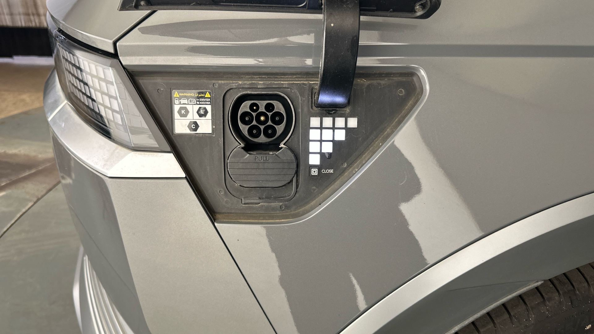 4049218 160kW Ultimate 73 kWh 5dr Auto [Tech]