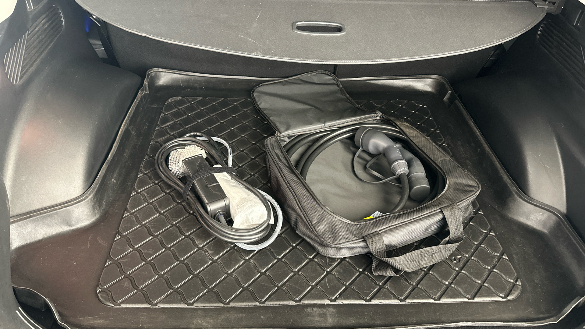 4049218 160kW Ultimate 73 kWh 5dr Auto [Tech]