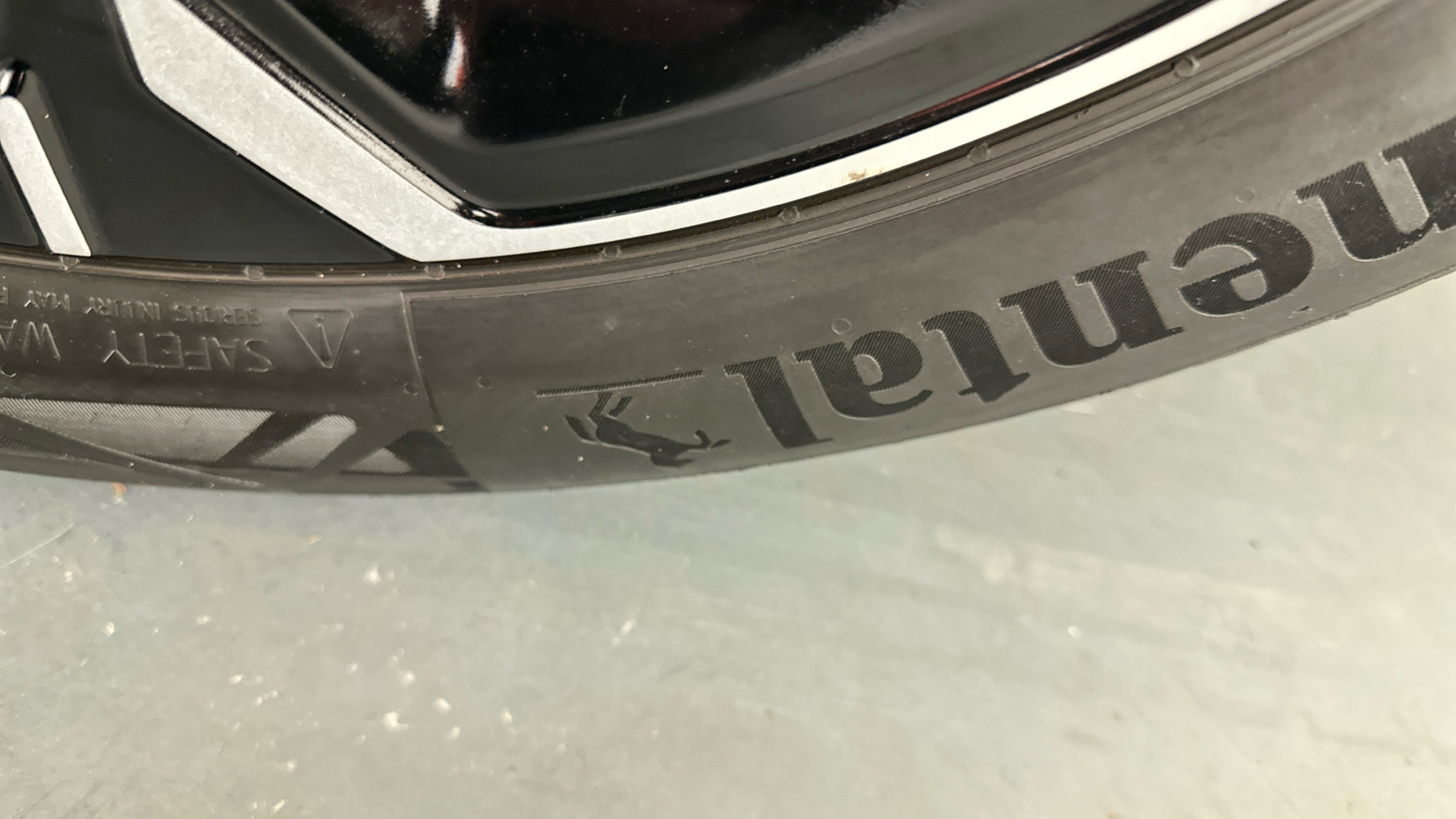 4021005 150kW 2 65kWh 5dr Auto