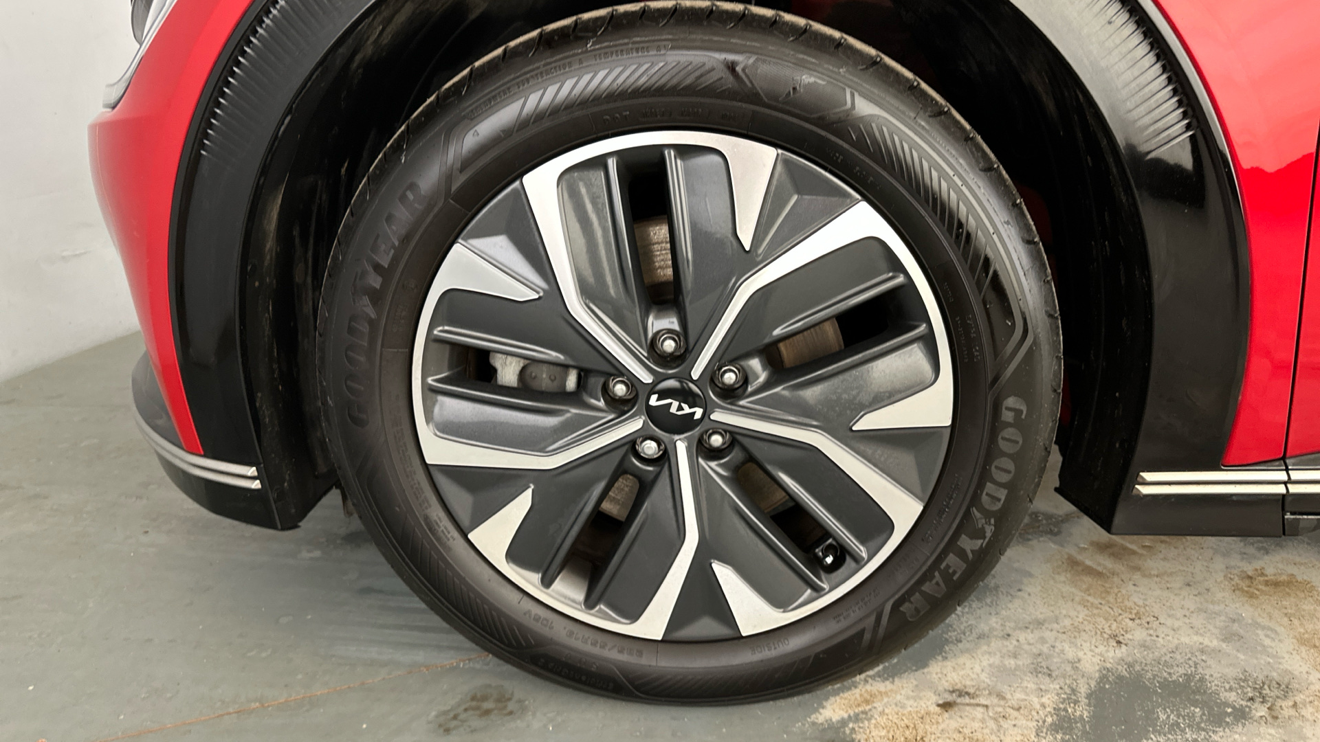 4021006 166kW Air 77.4kWh 5dr Auto