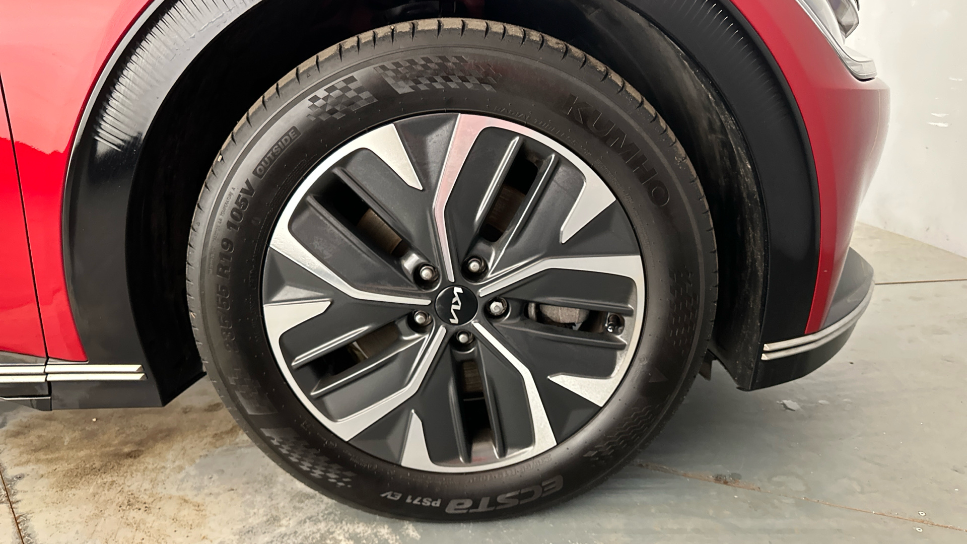 4021006 166kW Air 77.4kWh 5dr Auto