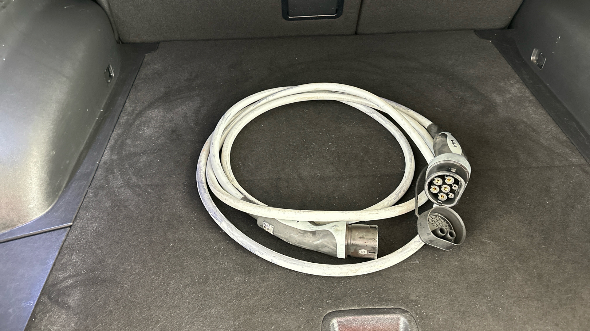 4021006 166kW Air 77.4kWh 5dr Auto