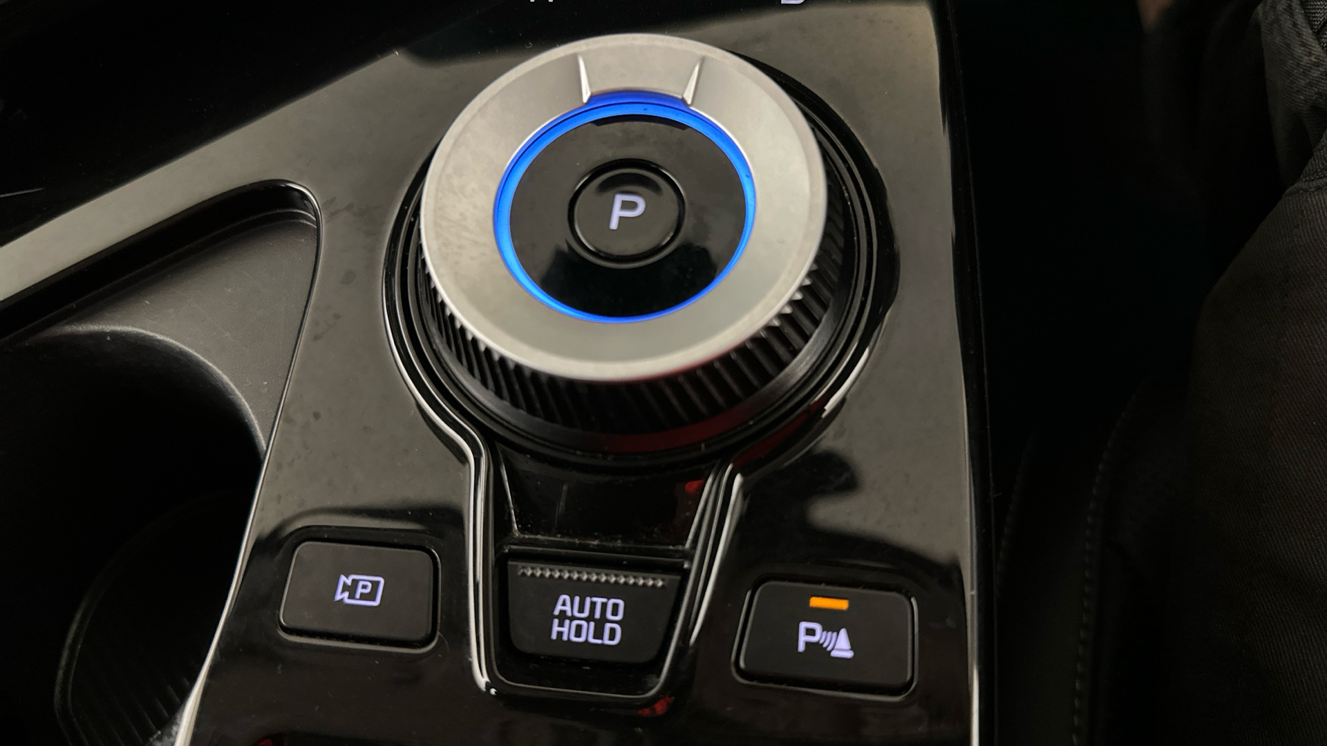 4021006 166kW Air 77.4kWh 5dr Auto