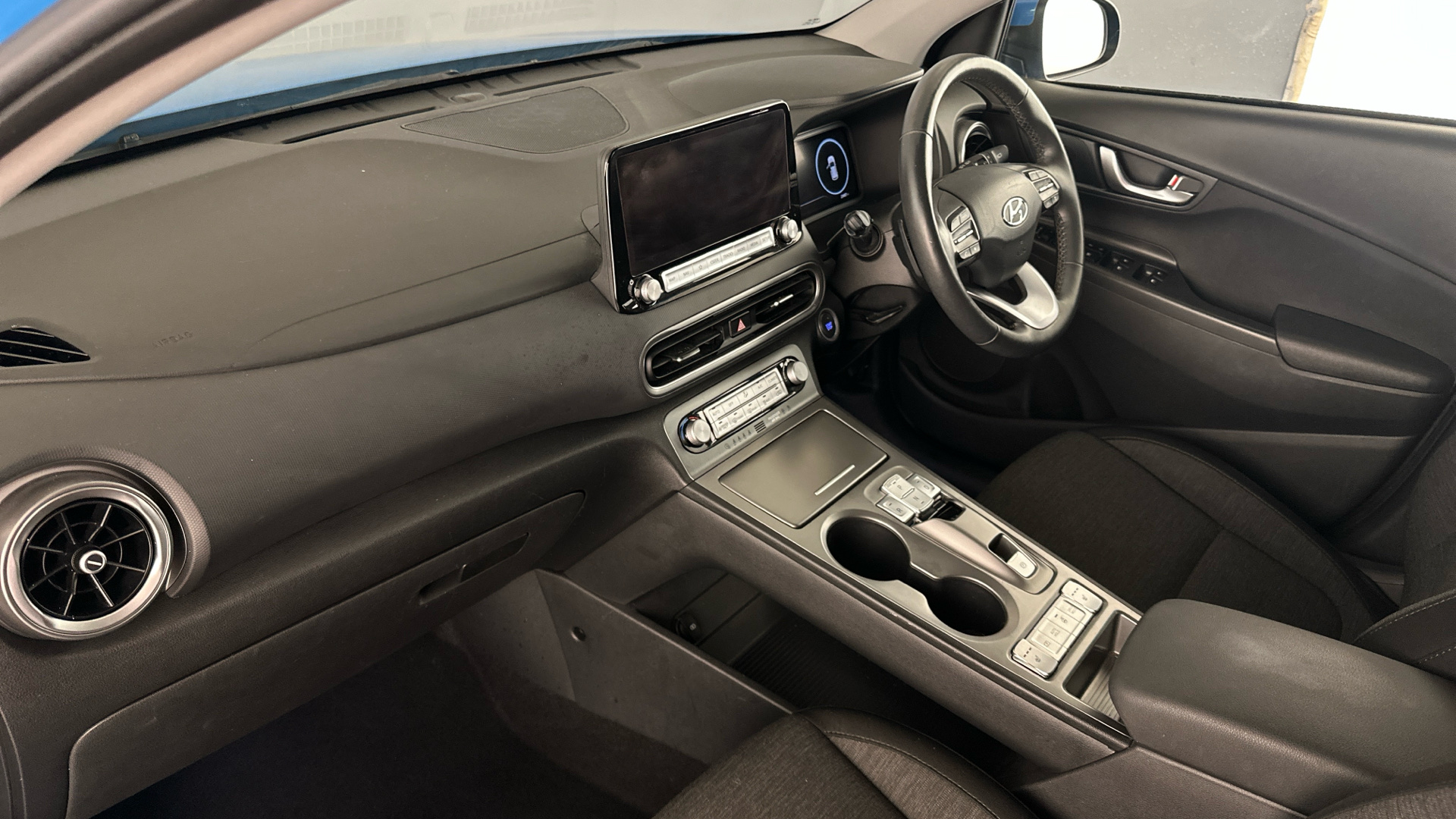 4027737 150kW Premium 64kWh 5dr Auto