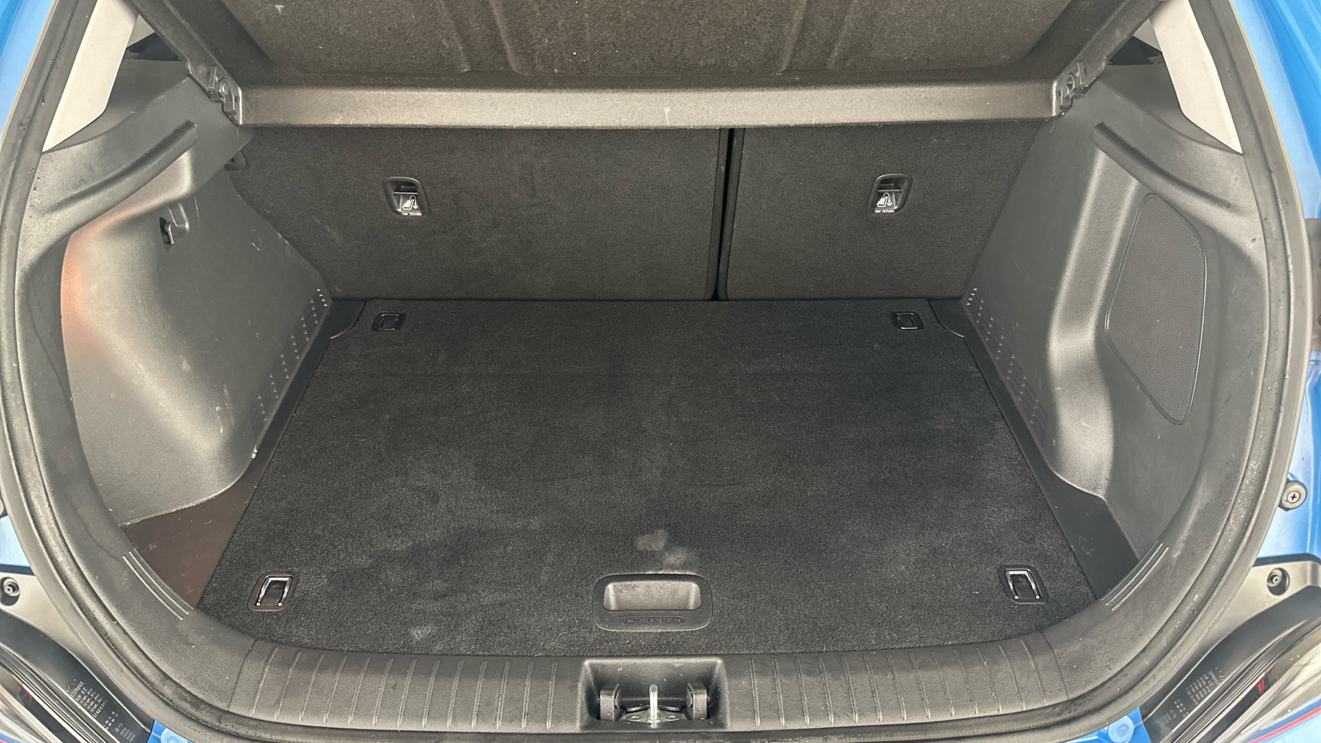 4027737 150kW Premium 64kWh 5dr Auto