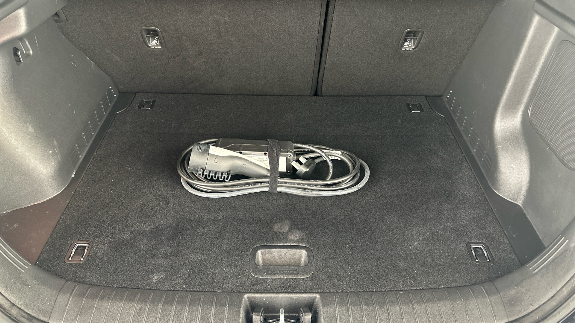 4027737 150kW Premium 64kWh 5dr Auto