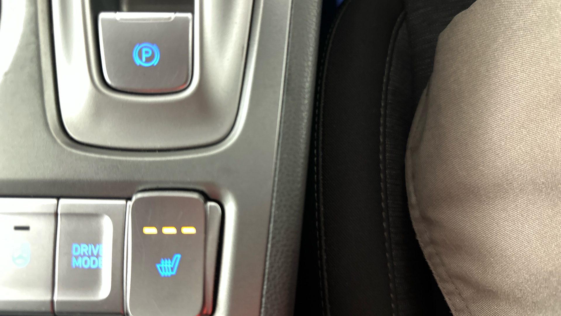 4027737 150kW Premium 64kWh 5dr Auto