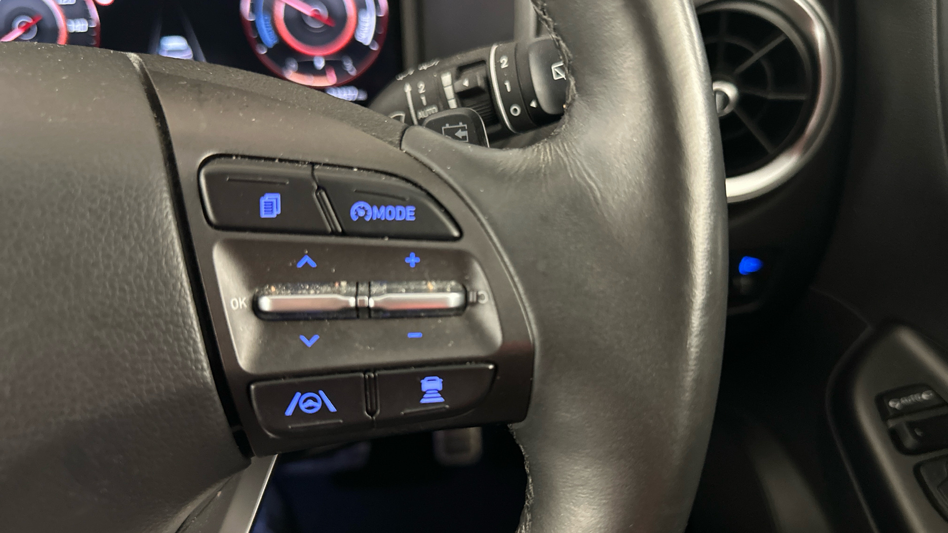 4027737 150kW Premium 64kWh 5dr Auto