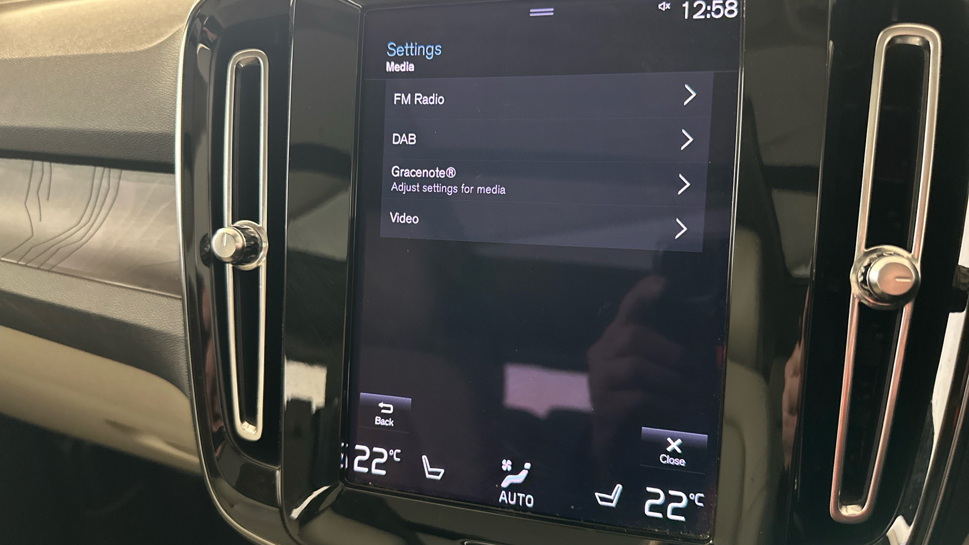 4020708 1.5 T5 Recharge PHEV Ultimate Bright 5dr Auto