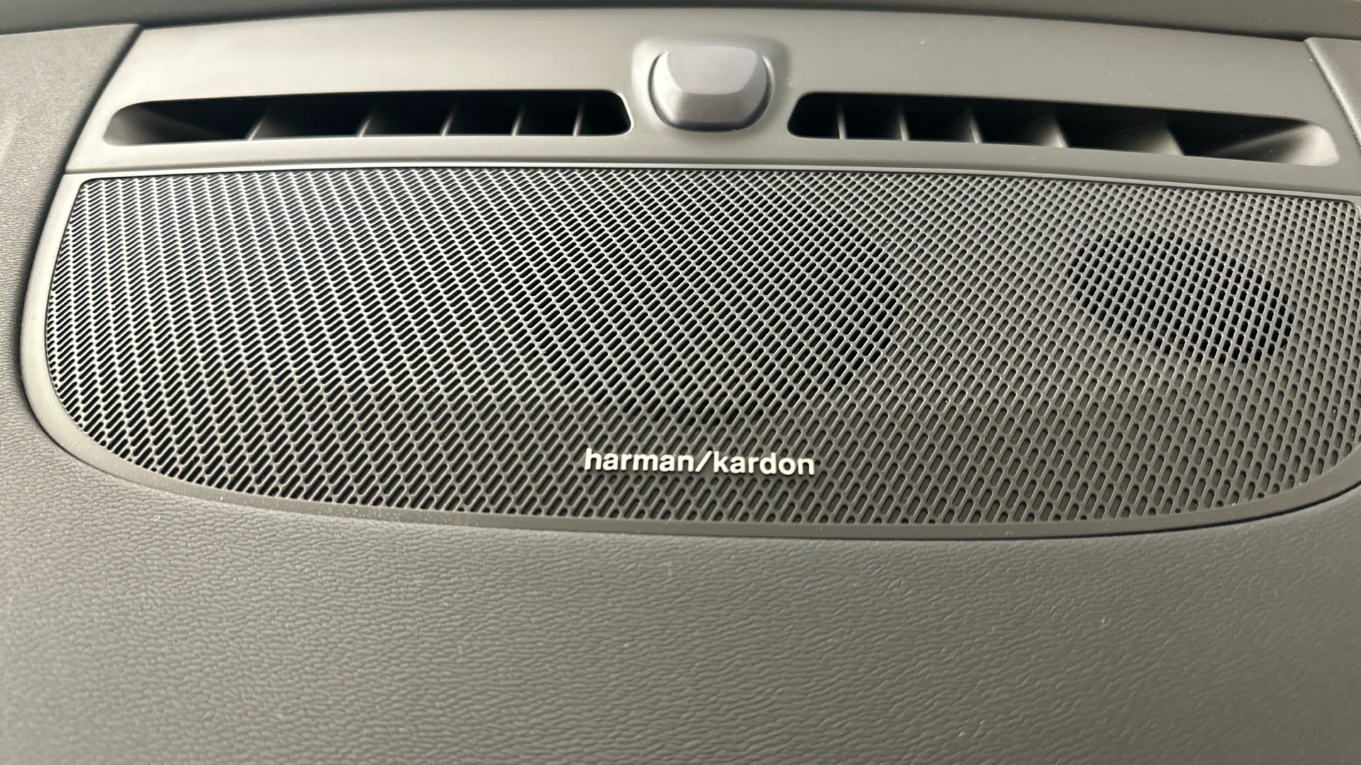 4020708 1.5 T5 Recharge PHEV Ultimate Bright 5dr Auto