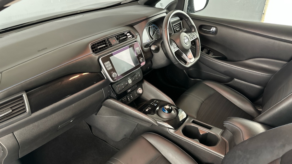 NISSAN LEAF Image 10