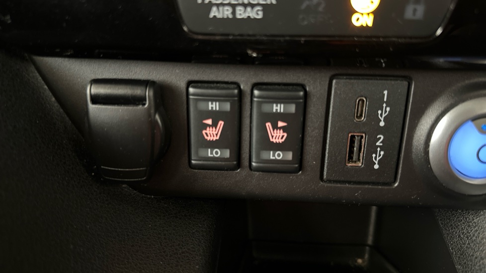 NISSAN LEAF Image 24