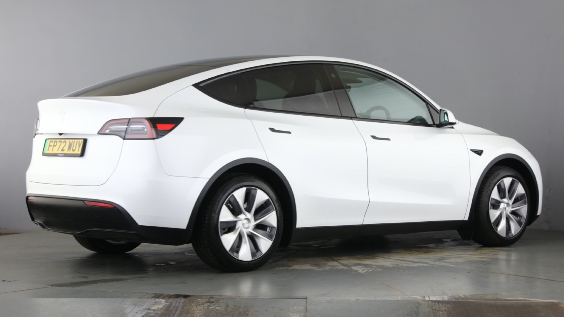 4021013 RWD 5dr Auto