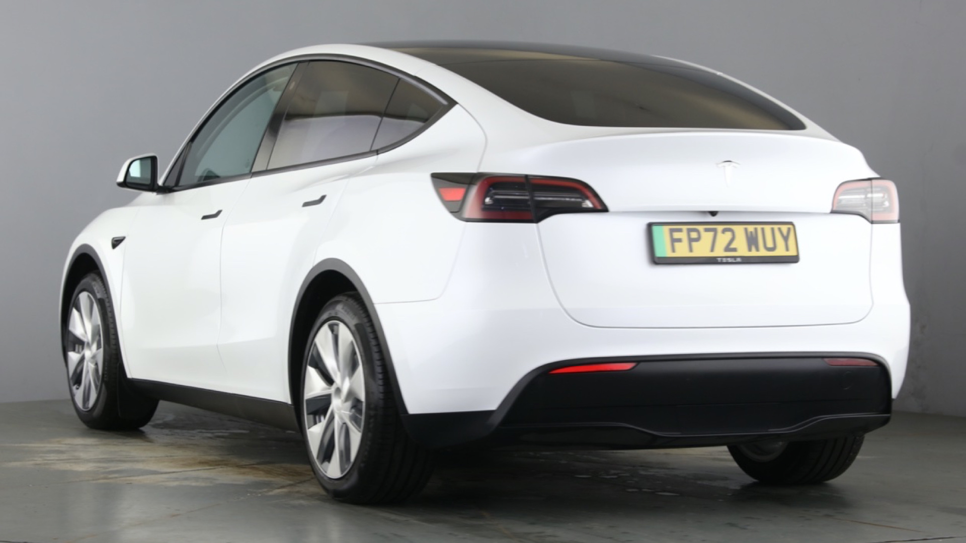 4021013 RWD 5dr Auto