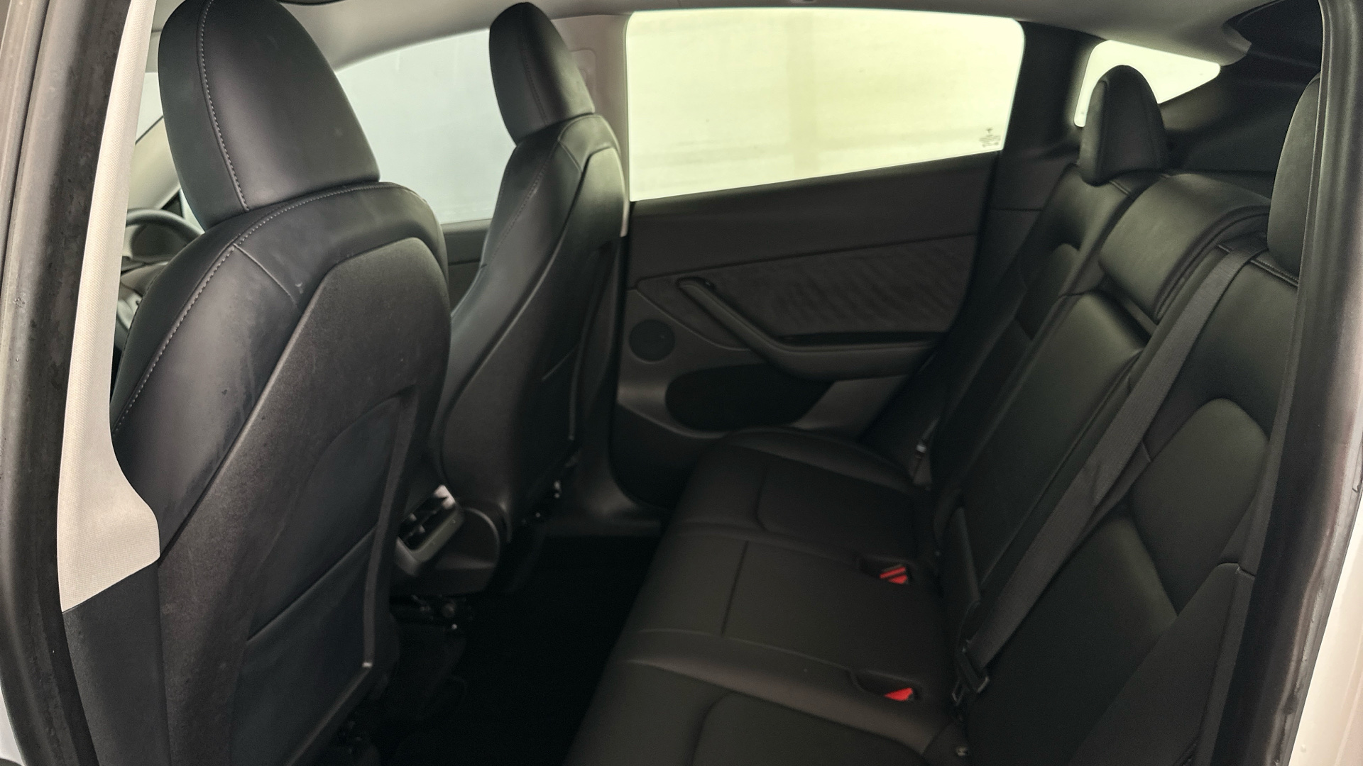 4021013 RWD 5dr Auto