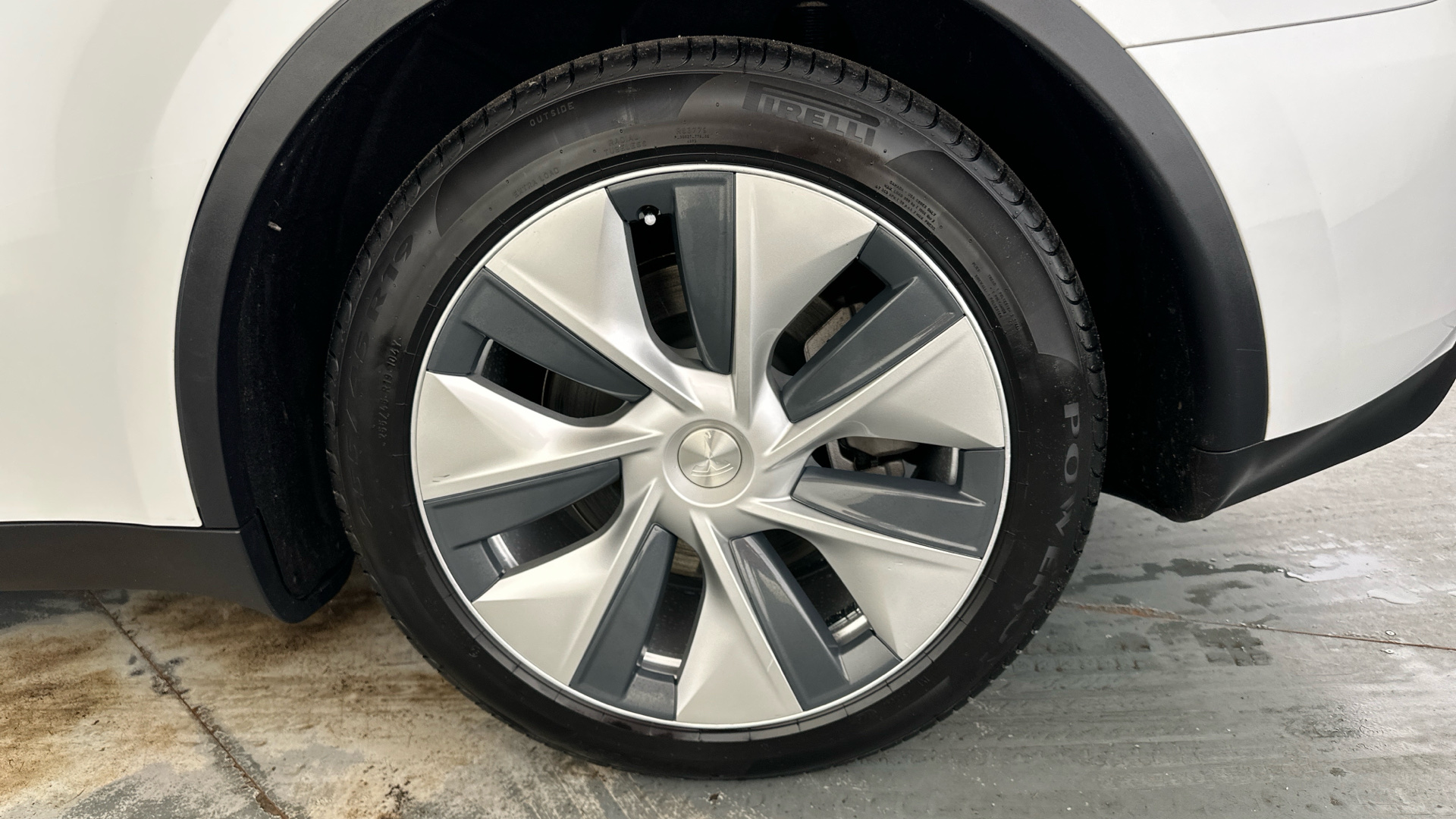 4021013 RWD 5dr Auto