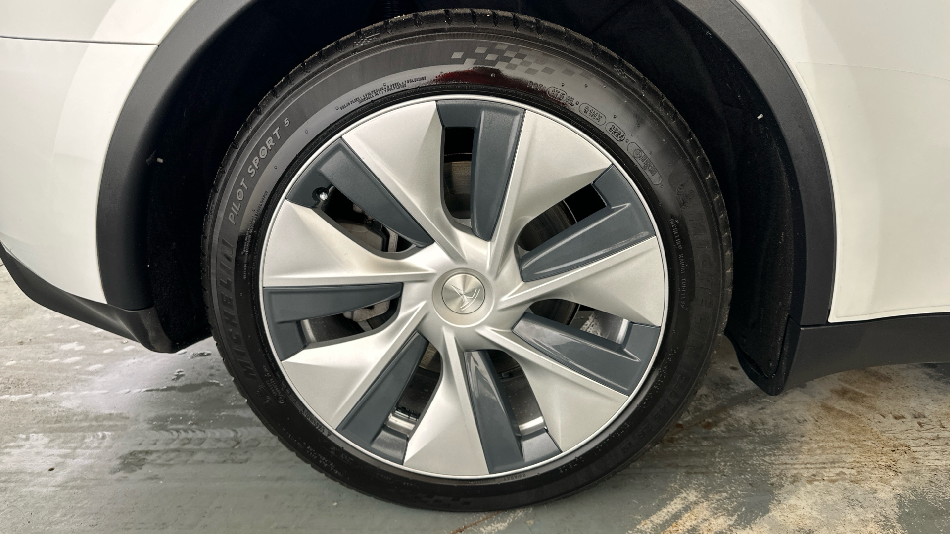 4021013 RWD 5dr Auto