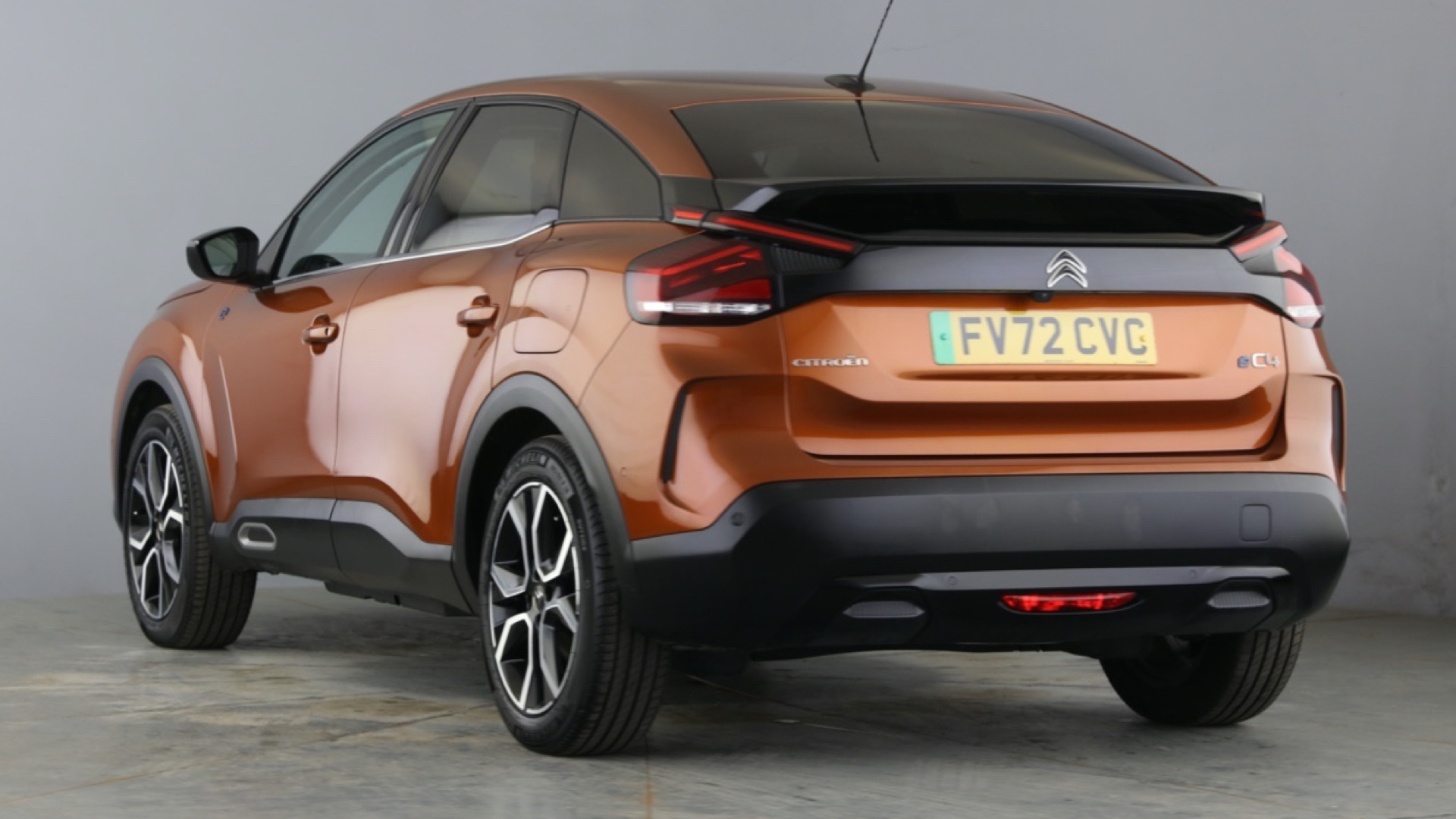 100kW Shine Plus 50kWh 5dr Auto [11kWCh] [2022]