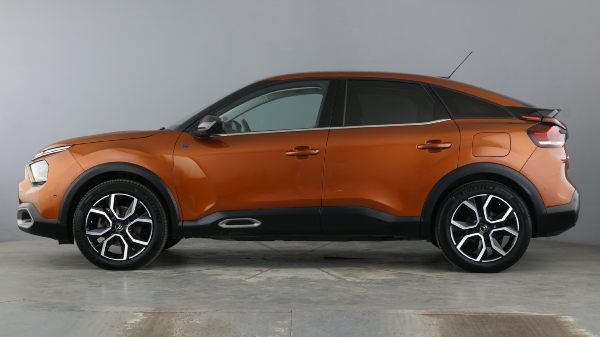 100kW Shine Plus 50kWh 5dr Auto [11kWCh] [2022]