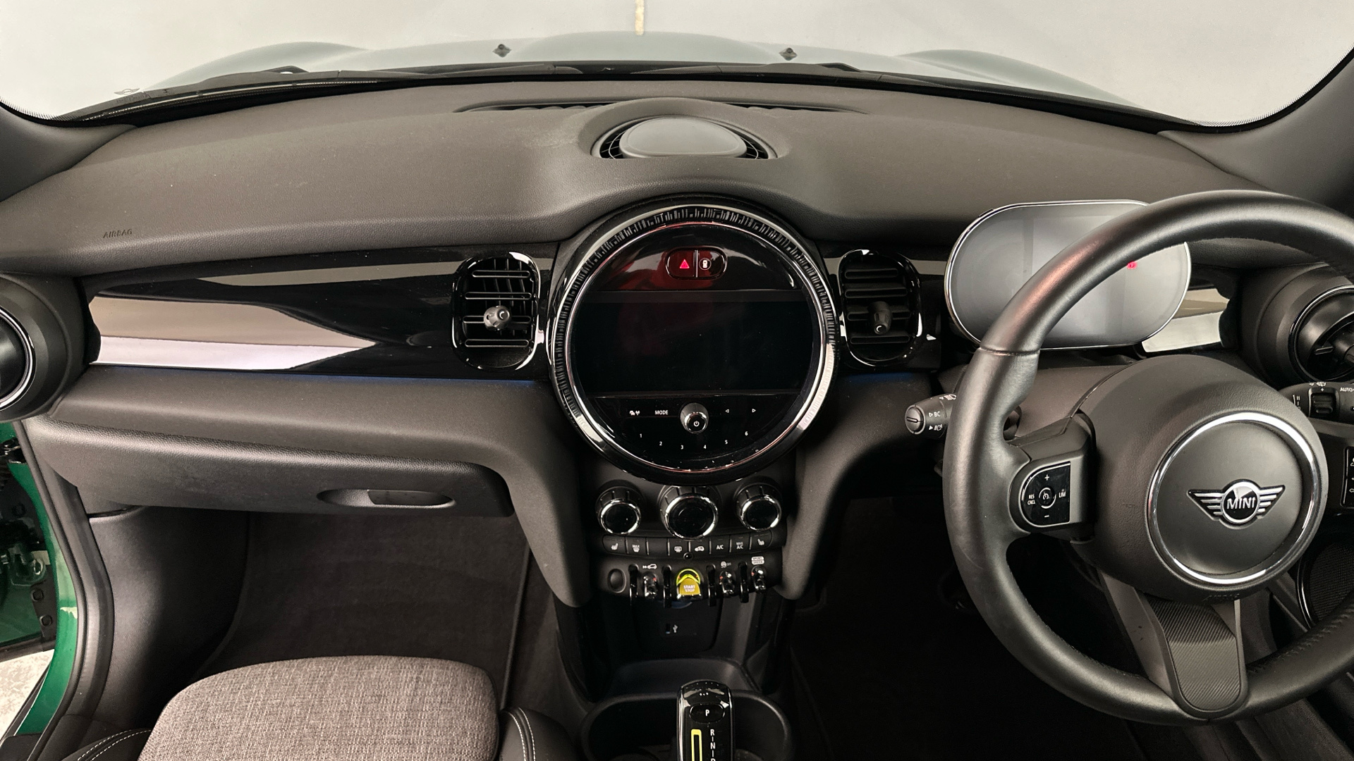 4021009 135kW Cooper S Level 2 33kWh 3dr Auto