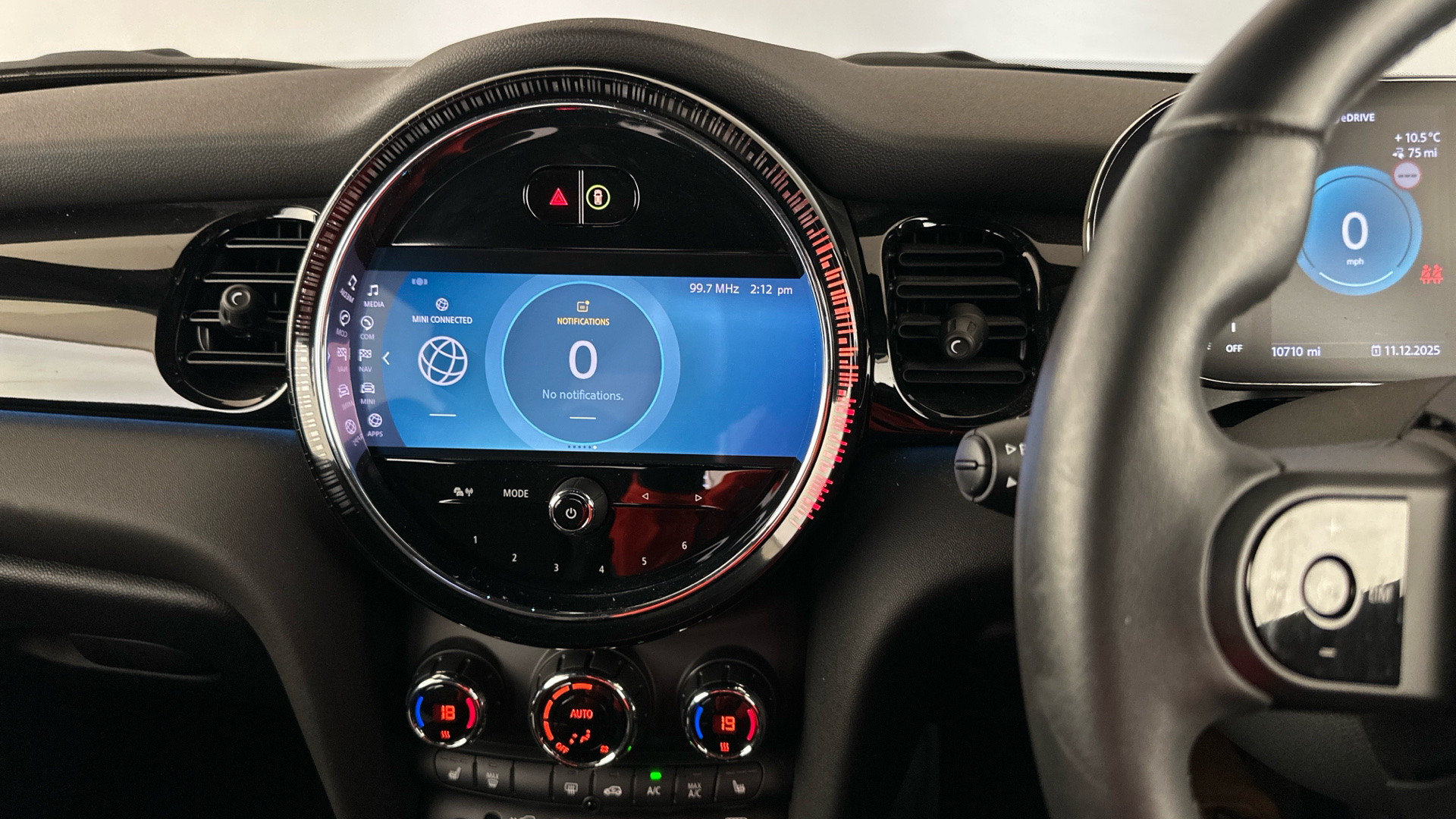 4021009 135kW Cooper S Level 2 33kWh 3dr Auto