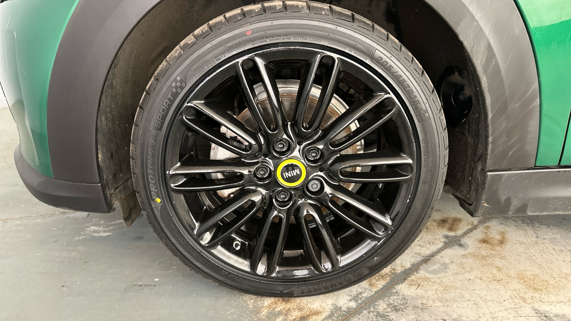 4021009 135kW Cooper S Level 2 33kWh 3dr Auto