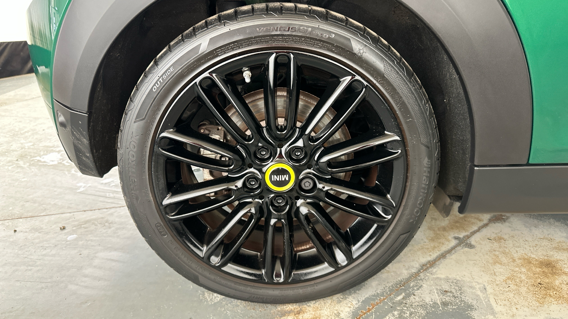 4021009 135kW Cooper S Level 2 33kWh 3dr Auto