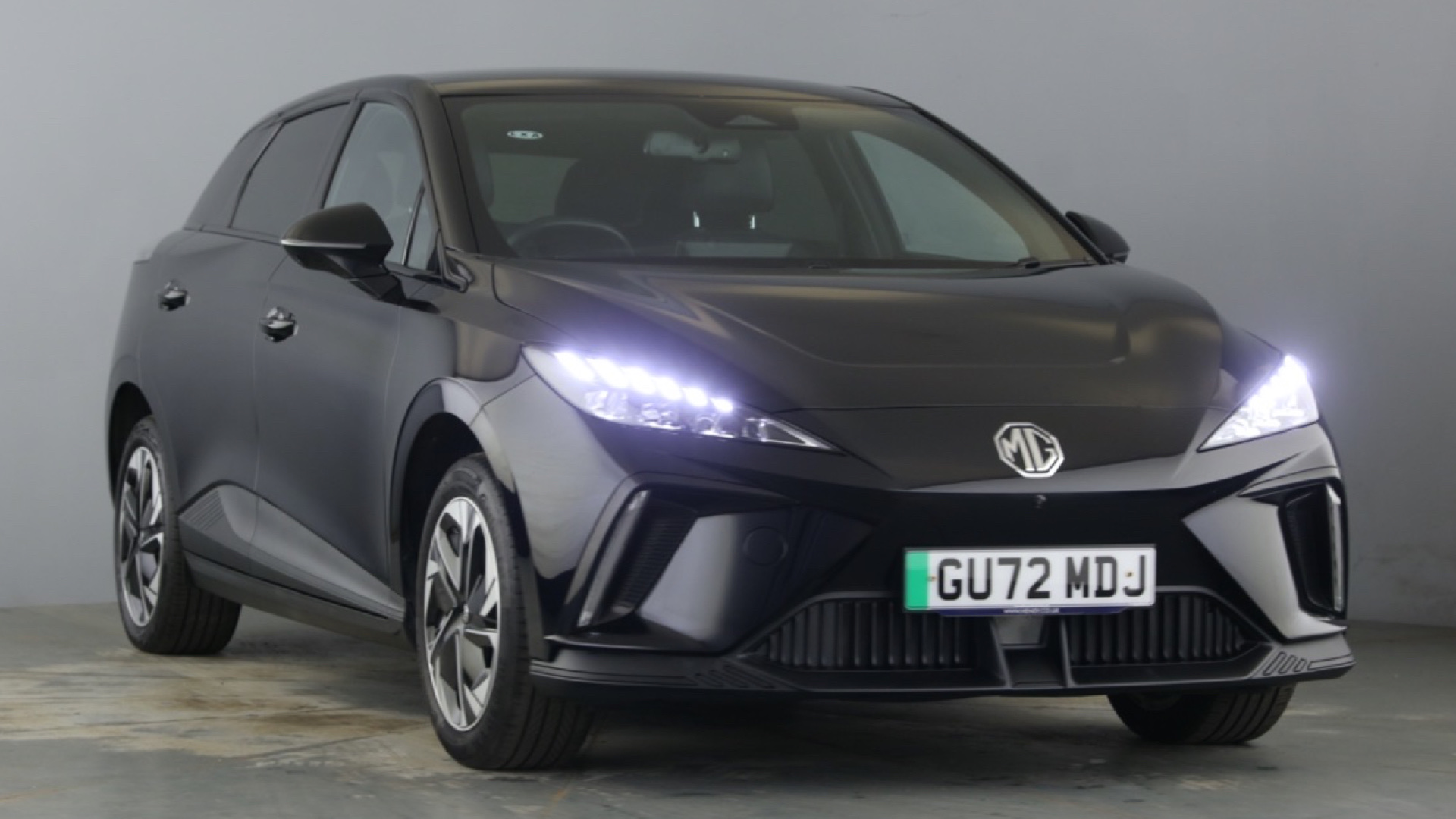 4020817 150kW Trophy EV Long Range 64kWh 5dr Auto