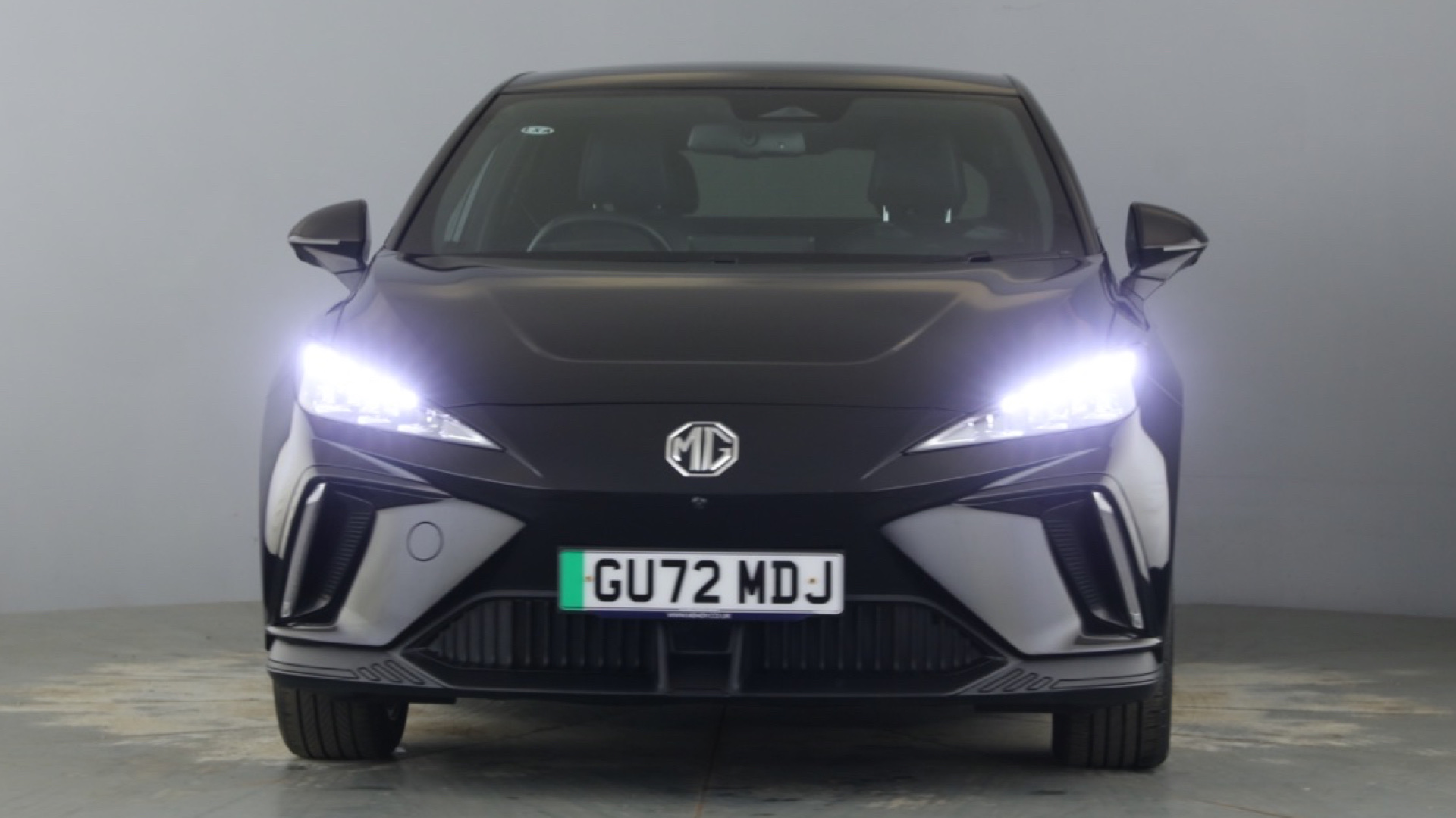 4020817 150kW Trophy EV Long Range 64kWh 5dr Auto